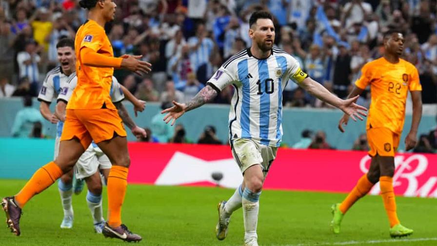 Argentina sufre de más, pero sobrevive a Holanda por penales