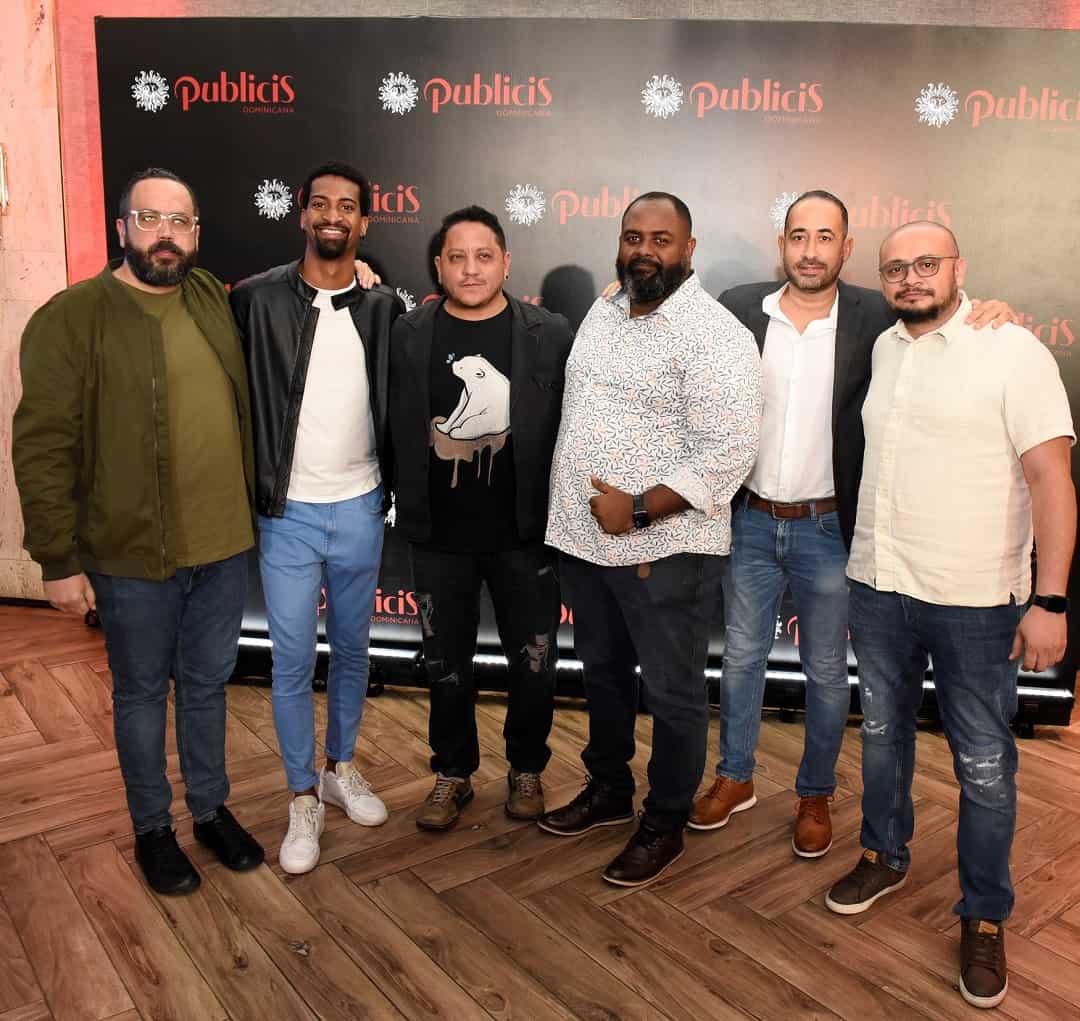 El equipo creativo: Joan Bueno, Daniel Ysabel, Alvaro Noboa Sánchez, José R. Jiménez, Freddy Alfau y Victor Bermúdez.