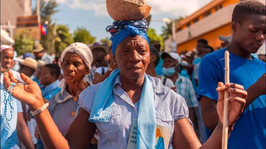 Miles de haitianos marcharon para implorar la ayuda divina ante la crisis Miles de haitianos marcharon para implorar la ayuda divina ante la crisis