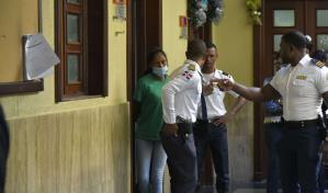 Aplazan audiencia contra mujer acusada de provocar la muerte de su hijo por golpes