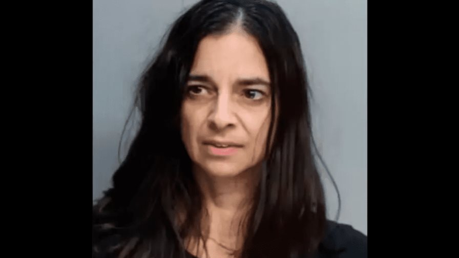 Florida: arrestan a una periodista por secuestrar y explotar financieramente a su madre Florida: arrestan a una periodista por secuestrar y explotar financieramente a su madre