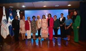 Ministerio destaca  en libros y documentales trayectoria de mujeres meritorias