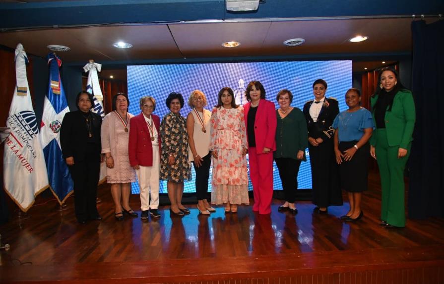 Ministerio destaca  en libros y documentales trayectoria de mujeres meritorias