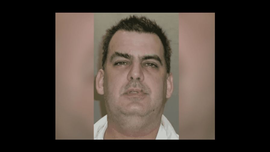 Envían a la cárcel por 66 meses al Romeo que estafó a más de 100 mujeres en EEUU