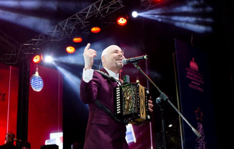 A ritmo de El Prodigio y la Súper Banda, arranca ‘Noches de Navidad’ en la Plaza de la Cultura