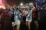 Sufrida victoria para hinchas de Argentina para clasificar a semifinales del Mundial Sufrida victoria para hinchas de Argentina para clasificar a semifinales del Mundial