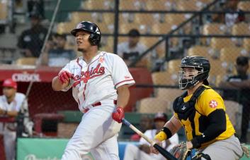 VIDEO | Jonrón de Severino aviva las esperanzas del Escogido