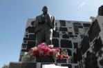 La mujer que cuida a Carlos Gardel en el más allá