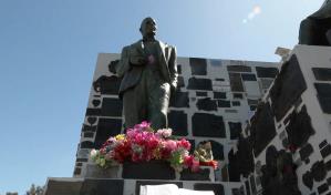 La mujer que cuida a Carlos Gardel en el más allá