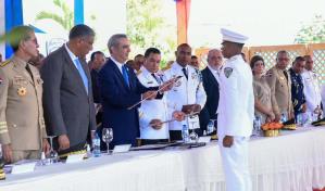 Abinader encabeza graduaci&oacute;n de nuevos oficiales de la Polic&iacute;a Nacional