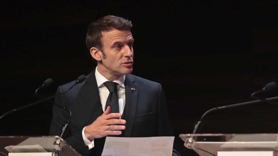 ¡Sólo dos etapas más! para los Bleus, les alienta Macron presidente de Francia