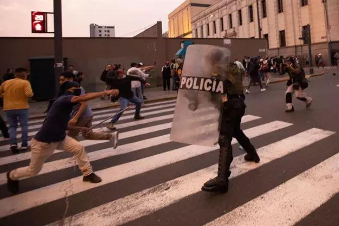 Siguen protestas en Perú contra nuevo gobierno y ya hay un muerto