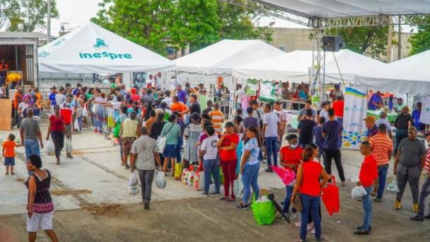 Inespre baja de RD$800 a RD$650 el Súper Combo Navideño