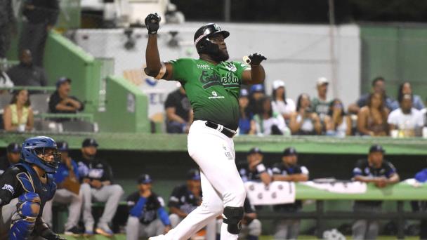 Con jonrón de Pimentel en el noveno las Estrellas vencen al Licey