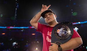 Aczino hace historia en la Red Bull Batalla al ganar tricampeonato frente a Gazir