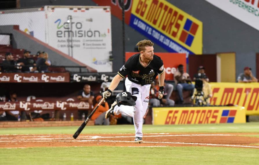 Los Gigantes apabullan a los Toros en el Julián Javier