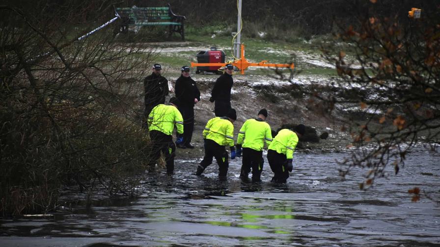 Mueren tres niños en Reino Unido al caer en un lago congelado