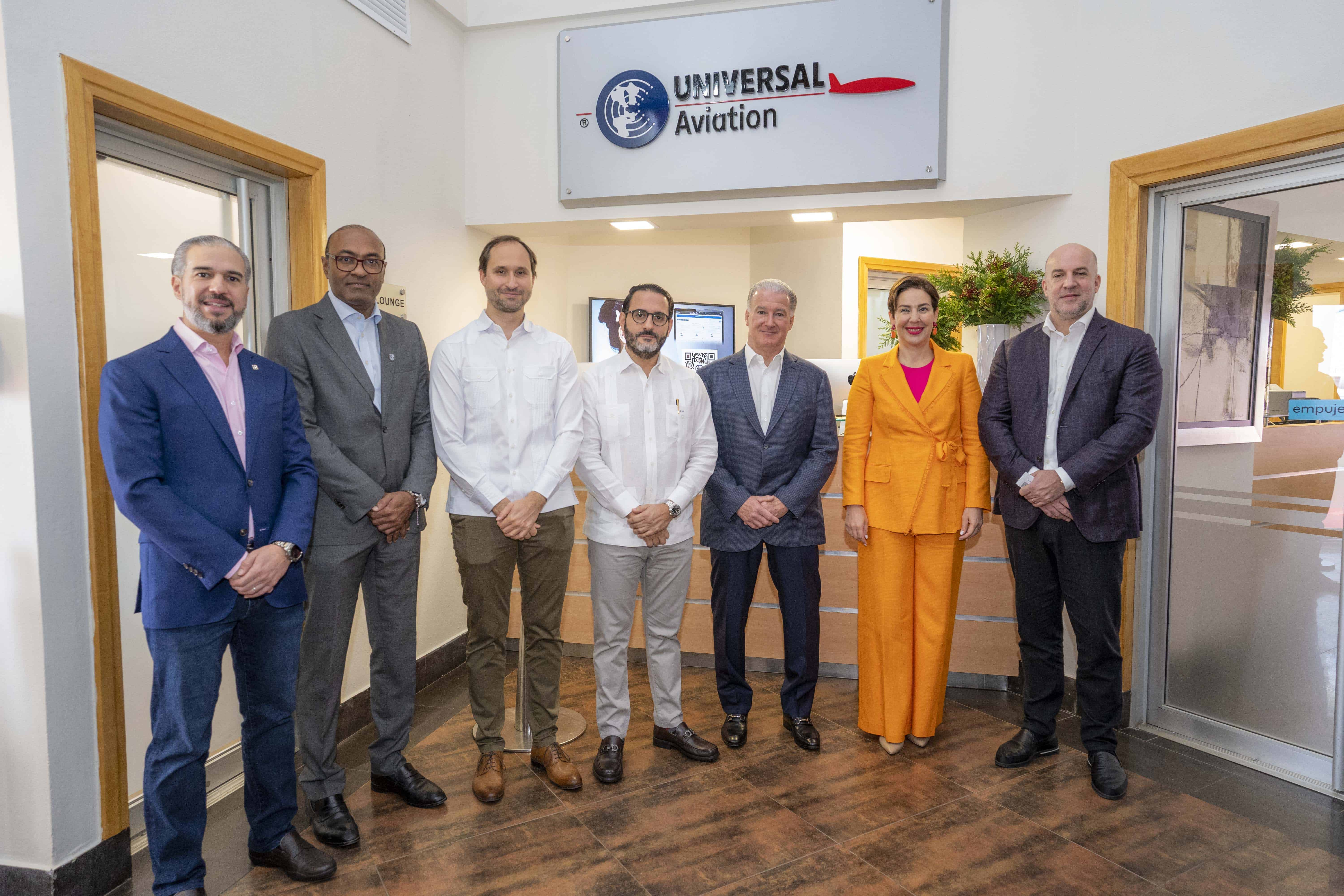 William Phelan, Danilo Rosario, Fabien Gourdon, Carlos Núñez, Greg Evans, Mónica Infante y Andrew O' Brian.<br><br> 