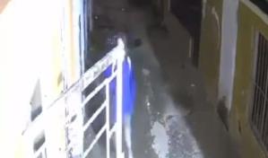 Asaltantes despojan de su cartera a una mujer en Los Guandules