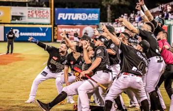 Jonrones de Sirí y Ozuna le dan la clasificación a los Gigantes a la postemporada