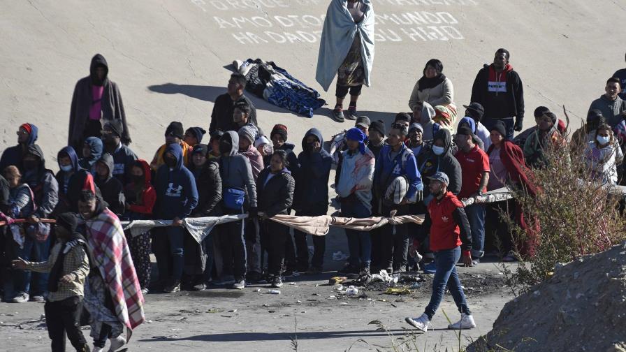 Migrantes avanzan por México con su mirada puesta en el Mundial de Fútbol Migrantes avanzan por México con su mirada puesta en el Mundial de Fútbol