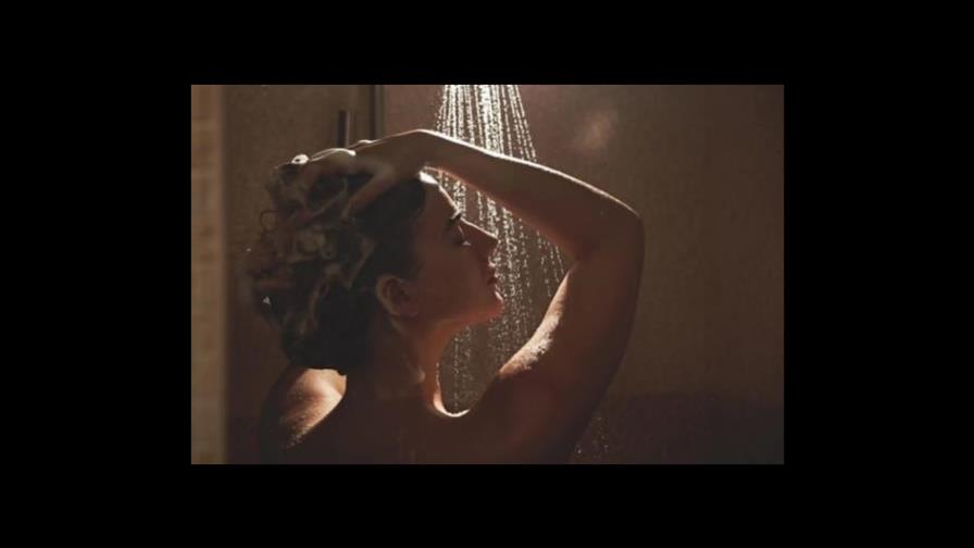 Por qué no debes orinar en la ducha cuando te bañas