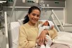 Una pasajera que no sabía que estaba embarazada da a luz en pleno vuelo Una pasajera que no sabía que estaba embarazada da a luz en pleno vuelo