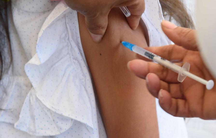 El uso de la vacuna bivalente será para los que ya tienen cuatro dosis