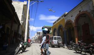 Haití: Buque hospital de EEUU suspende operación por oleaje