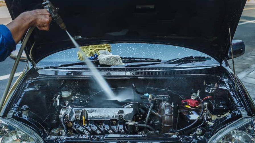 Los mejores productos para el lavado del motor de tu auto