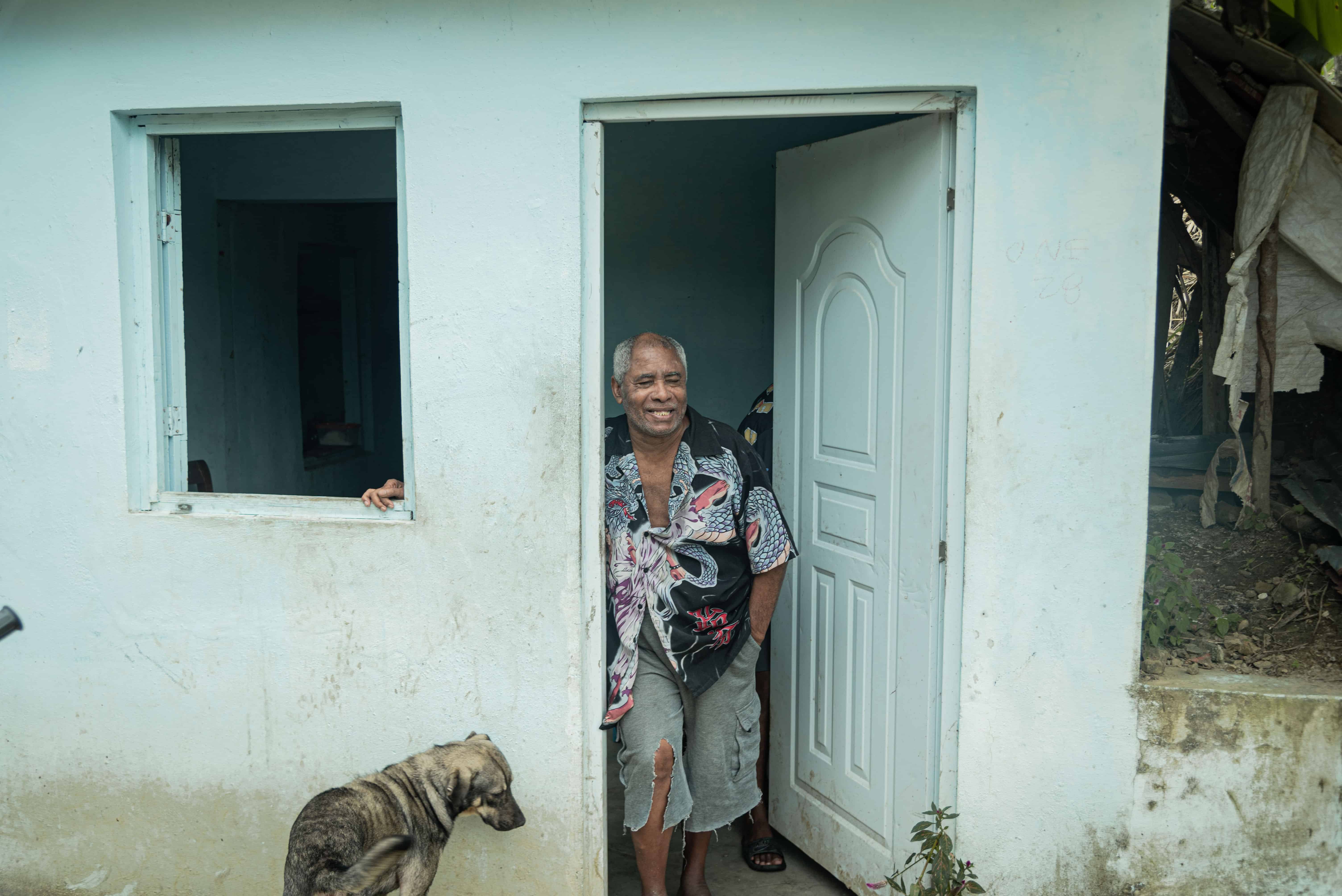 Modesto Rodríguez, en su vivienda.
