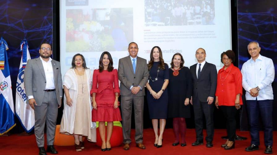 Indotel capacita dos mil mujeres beneficiarias del programa Canasta Digital Social Indotel capacita dos mil mujeres beneficiarias del programa Canasta Digital Social