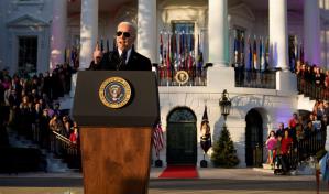 Biden dice que EEUU tiene la obligación moral de regular más las armas de fuego