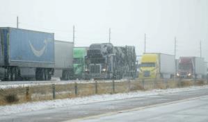 Alertan de más tornados y ventiscas por una tormenta en EEUU