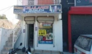 Rompen pared y roban 130 mil pesos y 84 celulares a negocio en B&aacute;varo