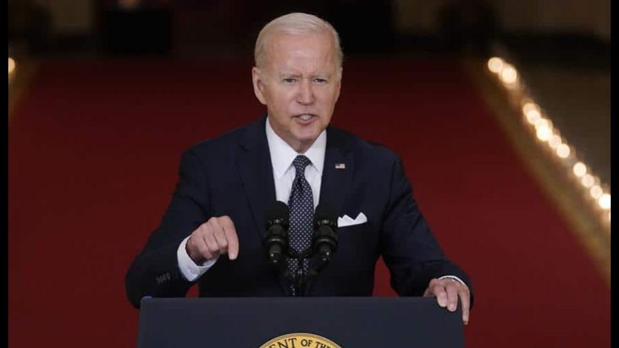 Biden llama a prohibir las armas de asalto en aniversario de masacre en EEUU Biden llama a prohibir las armas de asalto en aniversario de masacre en EEUU