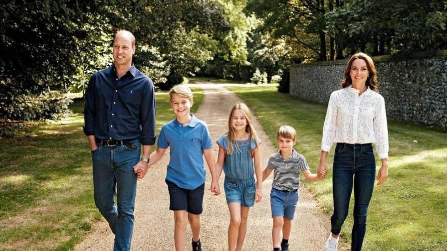 William y Kate celebran su primera Navidad como príncipes de Gales con una postal muy diferente