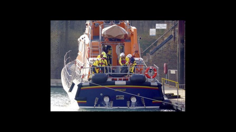 Helicópteros británicos acuden a rescate en el Canal de Mancha Helicópteros británicos acuden a rescate en el Canal de Mancha
