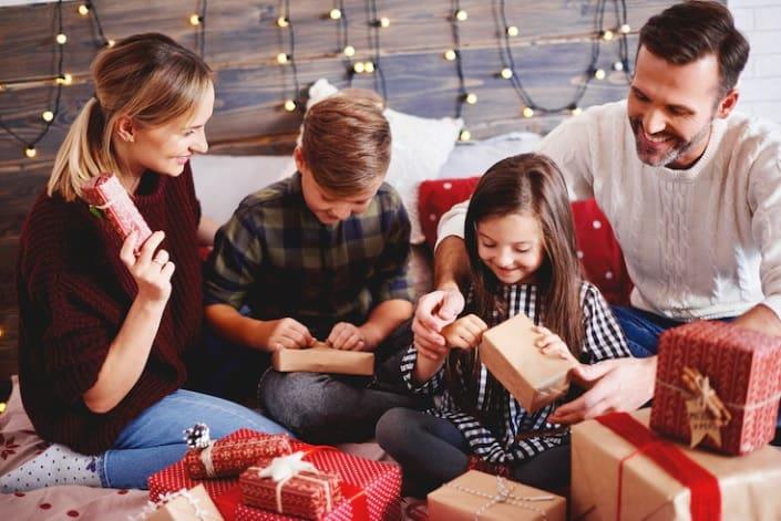 Recomendaciones para ahorrar al comprar los regalos de Navidad de tus hijos
