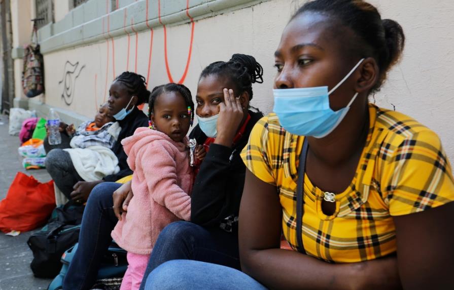 Comando Sur de EEUU dona suministros para combatir brote de cólera en Haití
