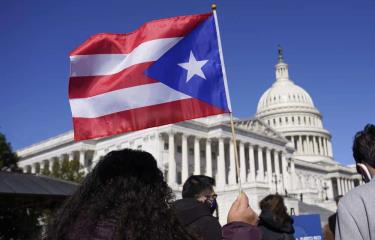 Demócratas aprueban referéndum para descolonizar a Puerto Rico