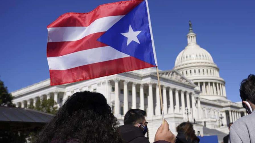 Demócratas aprueban referéndum para descolonizar a Puerto Rico