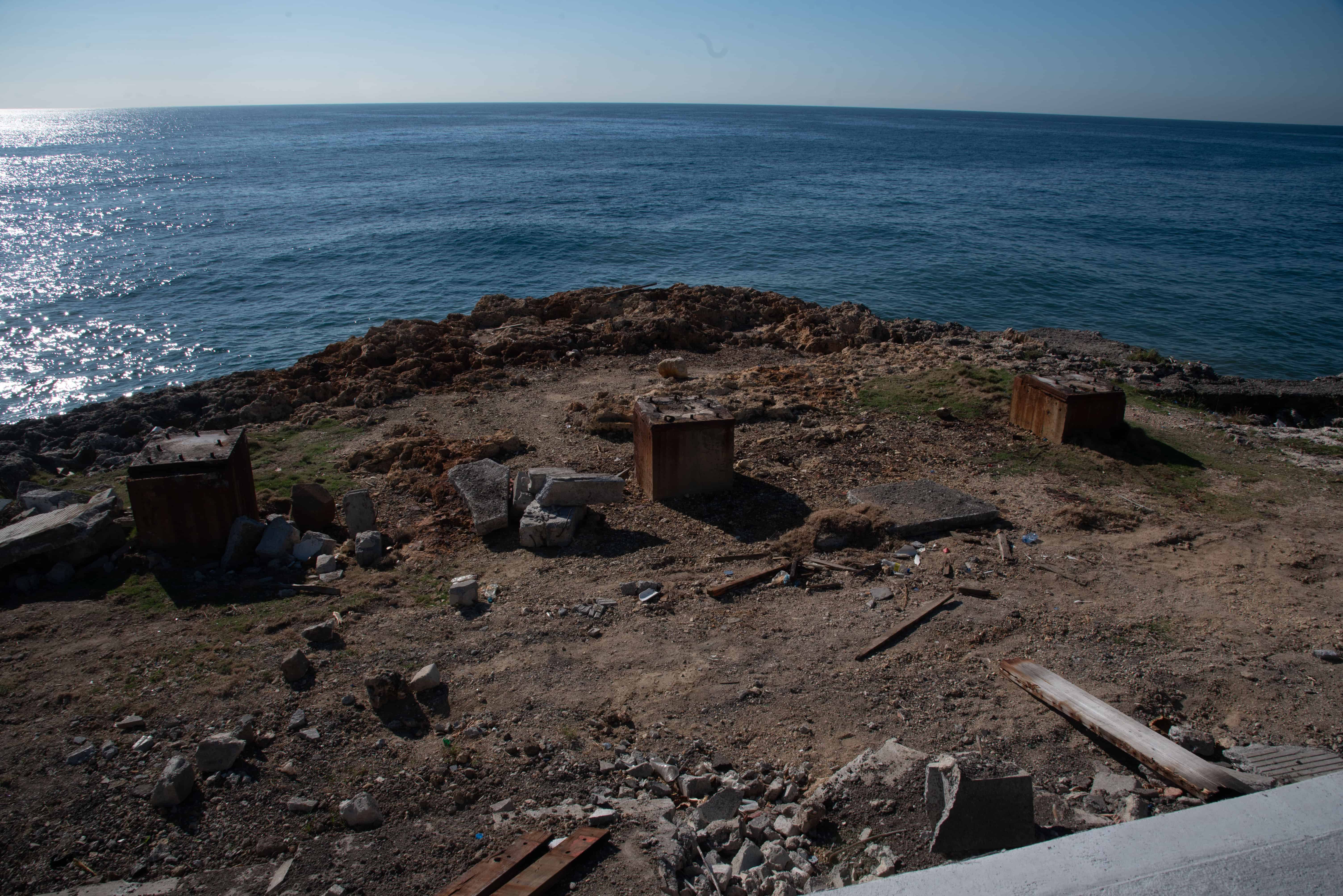 Solo quedan las bases de las estructuras.