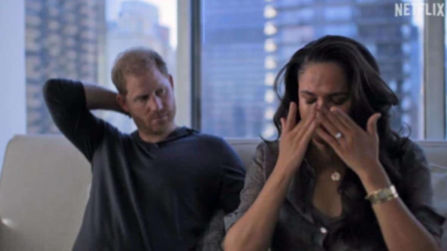 Harry y Meghan sacan las garras contra la familia real británica en el final de su documental