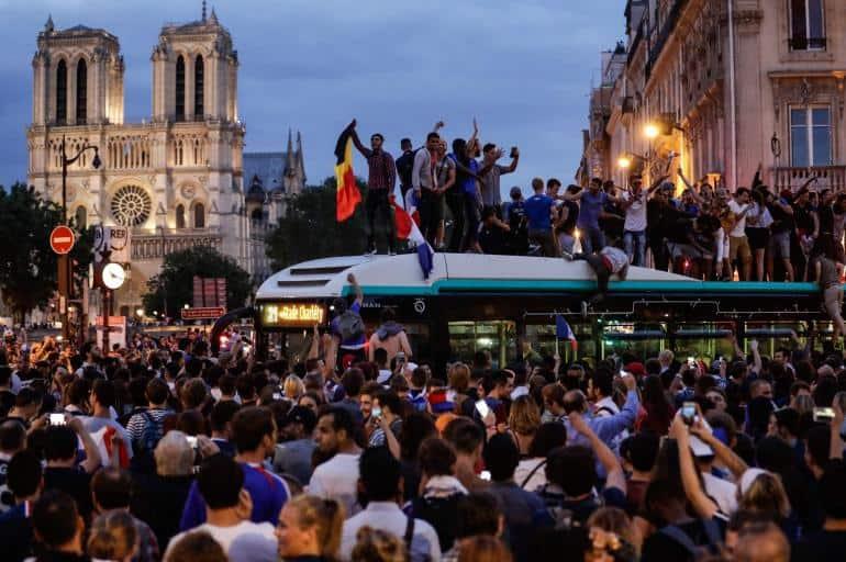 Un muerto y unos 250 detenidos en Francia en las celebraciones de la victoria del Mundial