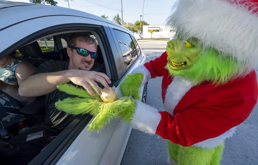 Grinch entrega cebollas a automovilistas que van muy rápido