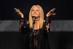 Artistas como Barbra Streisand y Rosario Dawson piden proteger la Amazonia Artistas como Barbra Streisand y Rosario Dawson piden proteger la Amazonia