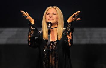 Artistas como Barbra Streisand y Rosario Dawson piden proteger la Amazonia
