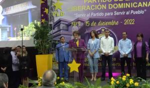 Abel Mart&iacute;nez recibe certificado que lo acredita como precandidato presidencial del PLD
