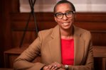 Claudine Gay será la primera presidenta negra de Harvard, la segunda mujer